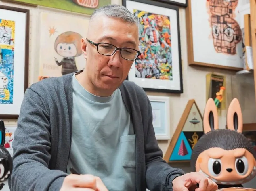 Chi ha inventato i Labubu storia, designer e universo creativo dei personaggi più amati del toy design asiatico
