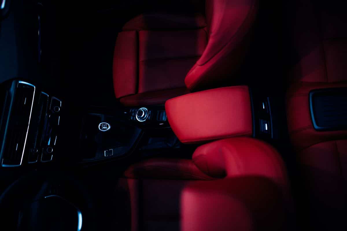 Interior Car il Design degli Interni Automobilistici tra Lusso, Tecnologia e Sostenibilità