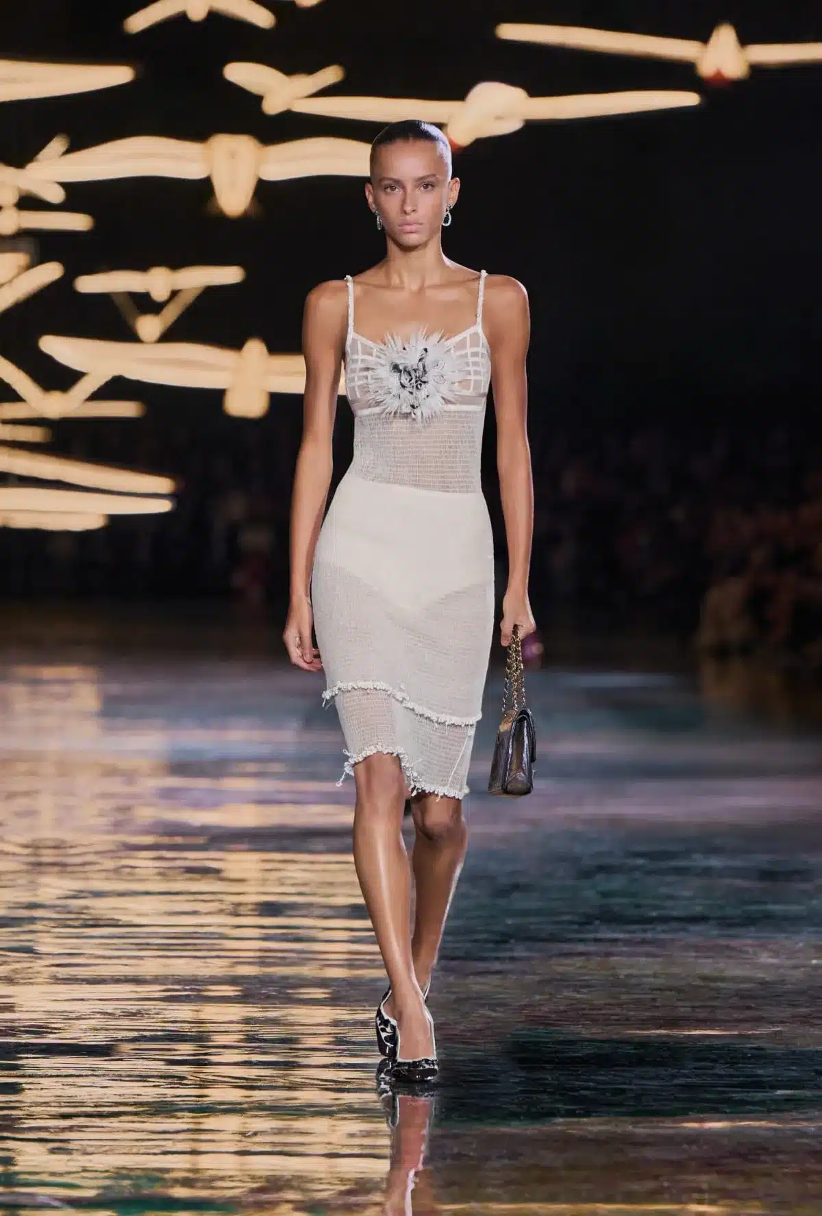 Look 1 della collezione Chanel primavera estate 2027 di Matthieu Blazy